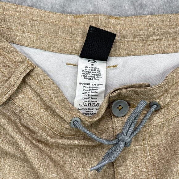 Oakley Hybrid Walking Shorts Mens 40 Beige Drawstring Beach Swim Golf Casual Dry - Picture 4 of 13